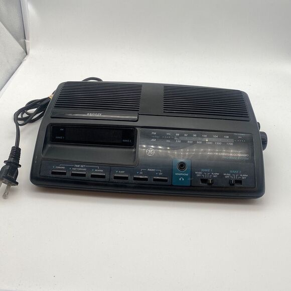 Vintage General Electric AM/FM Stereo Alarm Clock Radio 7-4664A System, Tested a - Picture 1 of 4